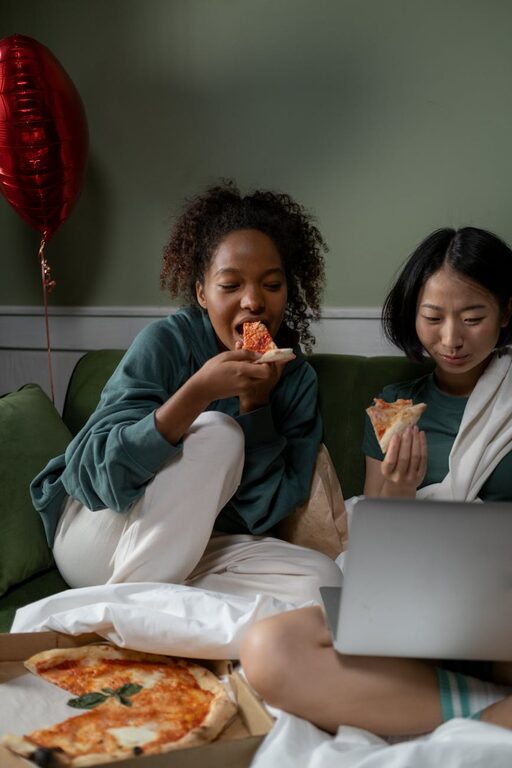 How to Plan a Cozy and Fun Screen-Light Evening