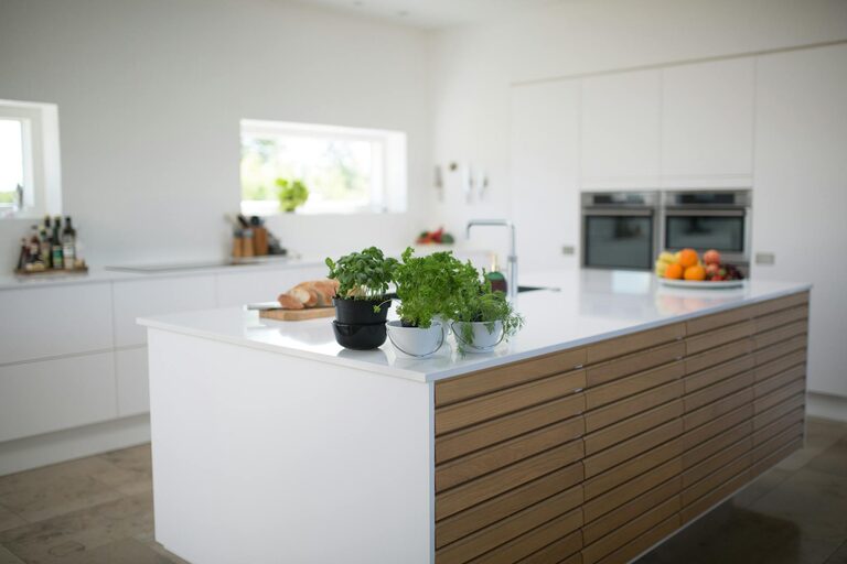 How to Make Your Kitchen Counters Clutter-Free in Simple Steps